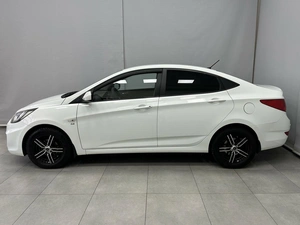 Седан Hyundai Solaris 2011 года, 875000 рублей, Красноярск