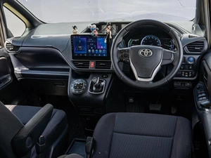 Минивэн Toyota Voxy 2014 года, 1699000 рублей, Краснодар