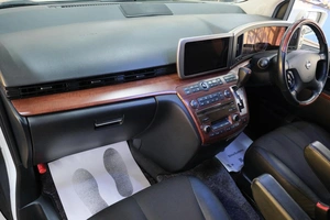 Минивэн Nissan Elgrand 2007 года, 1789000 рублей, Омск