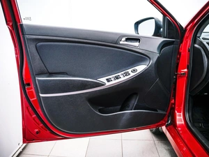 Седан Hyundai Solaris 2015 года, 990000 рублей, Красноярск