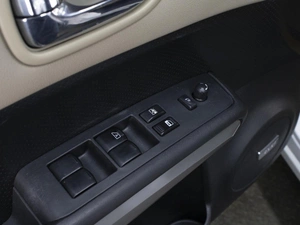 Внедорожник Nissan X-Trail 2011 года, 1350000 рублей, Омск