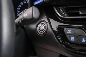 Внедорожник Toyota C-HR 2020 года, 2799000 рублей, Красноярск