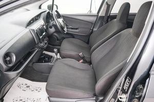 Хетчбэк Toyota Vitz 2019 года, 899000 рублей, Красноярск