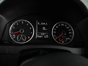 Внедорожник Volkswagen Tiguan 2012 года, 1347000 рублей, Воронеж