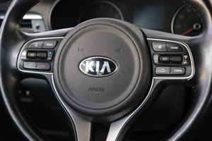 Седан Kia Optima 2017 года, 1399000 рублей, Омск