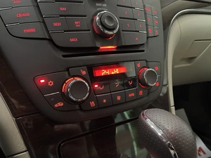 Седан Opel Insignia 2013 года, 1287000 рублей, Солонцы