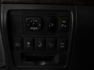 Внедорожник Toyota Land Cruiser 2013 года, 3900000 рублей, Омск