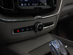 Внедорожник Volvo XC60 2021 года, 3683055 рублей, Москва