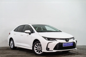 Седан Toyota Corolla 2022 года, 1899000 рублей, Сургут