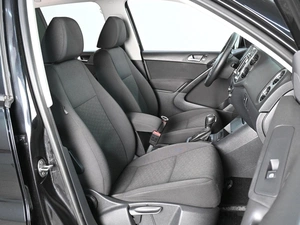 Внедорожник Volkswagen Tiguan 2012 года, 1309000 рублей, Аксай