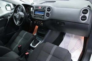 Внедорожник Volkswagen Tiguan 2011 года, 1198000 рублей, Солонцы