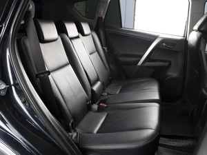 Внедорожник Toyota RAV4 2017 года, 2790000 рублей, Омск