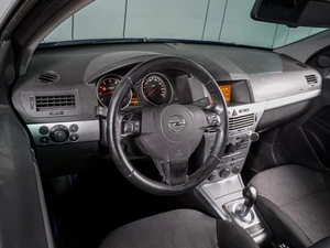 Хетчбэк Opel Astra 2011 года, 499000 рублей, Воронеж
