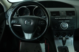 Седан Mazda 3 2011 года, 889000 рублей, Омск