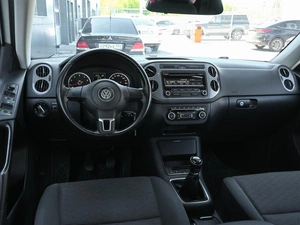 Внедорожник Volkswagen Tiguan 2014 года, 1409000 рублей, Волгоград