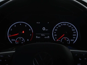 Лифтбек Volkswagen Polo 2020 года, 1833032 рублей, Москва