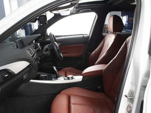 Хетчбэк BMW 1 серия 2015 года, 1640000 рублей, Омск