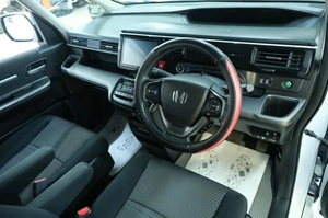 Минивэн Honda Stepwgn Spada 2015 года, 1889000 рублей, Омск