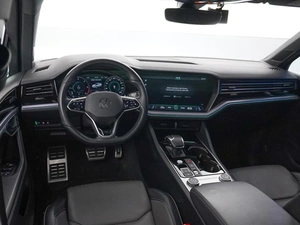 Внедорожник Volkswagen Touareg 2023 года, 8149077 рублей, Москва