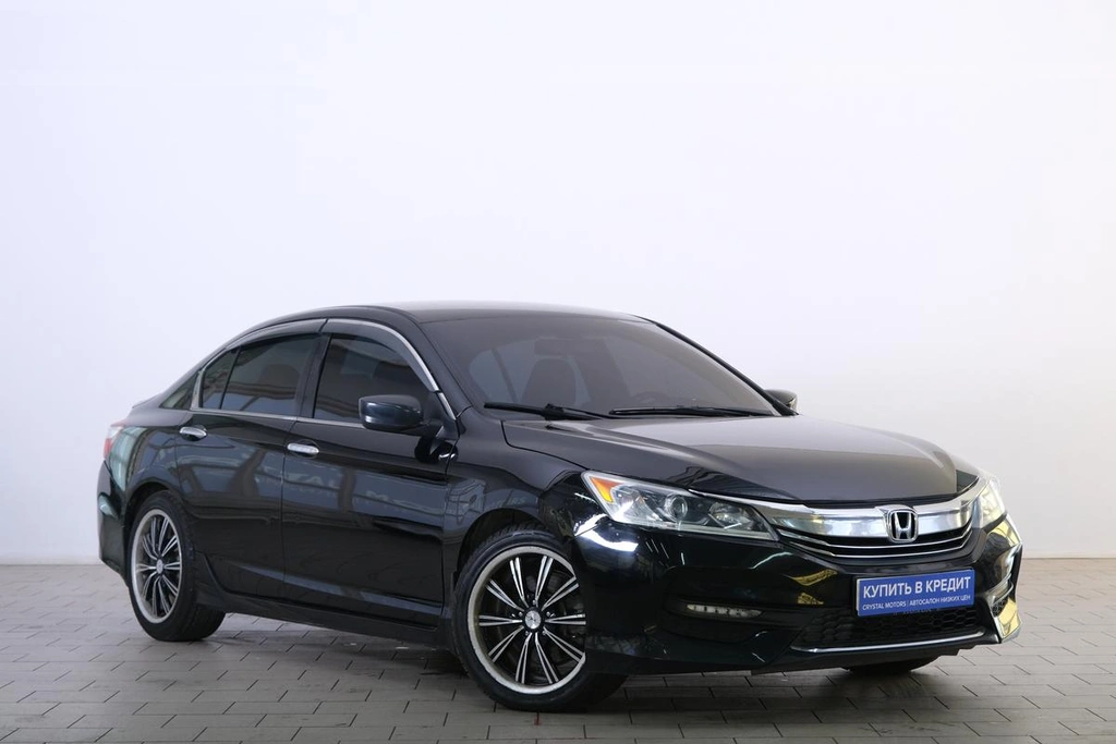 Седан Honda Accord 2017 года, 1919000 рублей, Омск