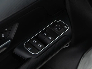 Хетчбэк Mercedes-benz B-класс 2019 года, 1897077 рублей, Москва