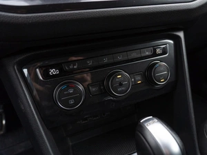 Внедорожник Volkswagen Tiguan 2018 года, 2299000 рублей, Саратов