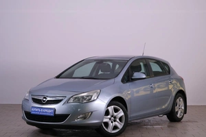 Хетчбэк Opel Astra 2011 года, 819000 рублей, Омск