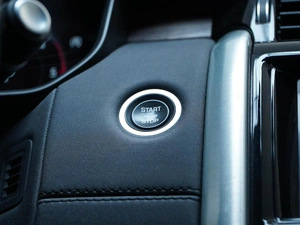 Внедорожник Land Rover Discovery 2019 года, 4768888 рублей, Москва
