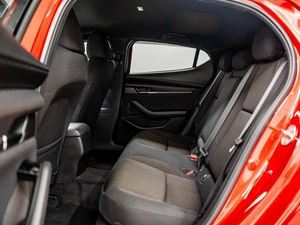 Хетчбэк Mazda 3 2019 года, 1649000 рублей, Красноярск