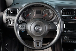 Седан Volkswagen Polo 2012 года, 699000 рублей, Тюмень