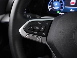 Хетчбэк Volkswagen Golf 2022 года, 2974444 рублей, Москва