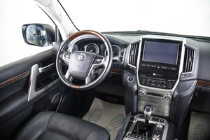 Внедорожник Toyota Land Cruiser 2017 года, 7300000 рублей, Пермь