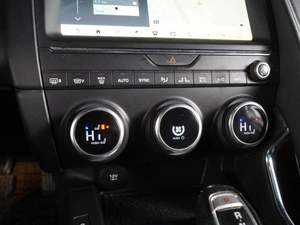 Внедорожник Jaguar E-Pace 2018 года, 2334000 рублей, Воронеж