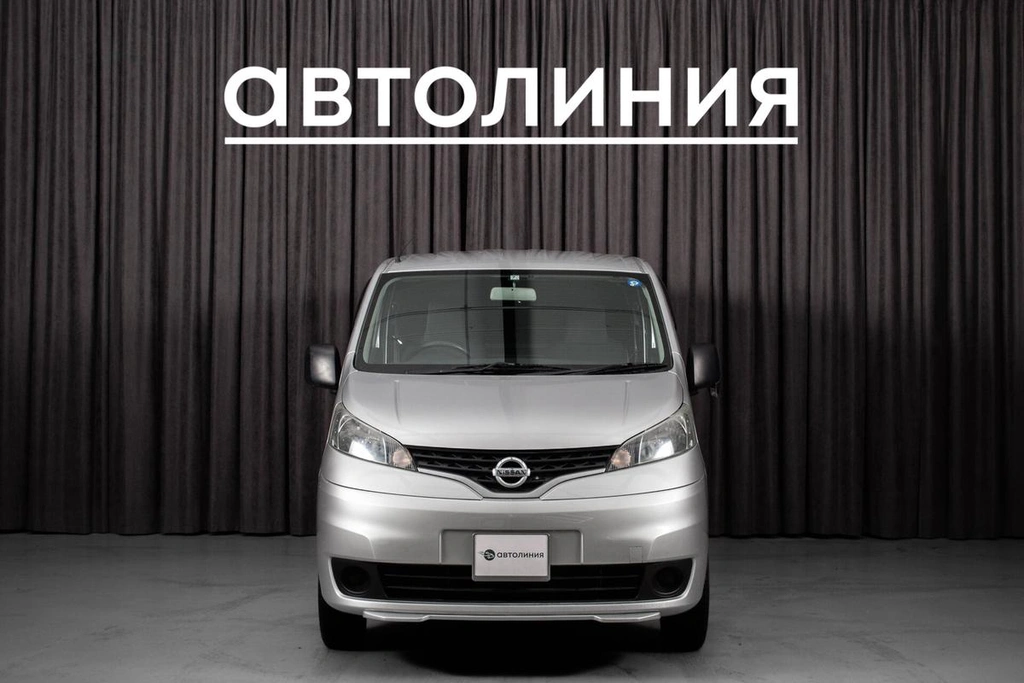 Минивэн Nissan NV200 2018 года, 1660000 рублей, Красноярск