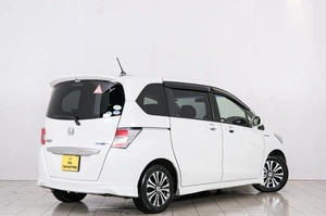 Минивэн Honda Freed 2014 года, 1249000 рублей, Красноярск