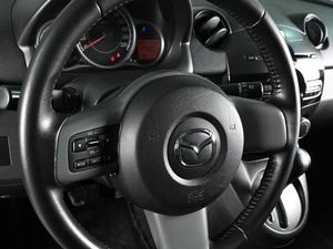 Хетчбэк Mazda 2 2011 года, 690000 рублей, Аксай