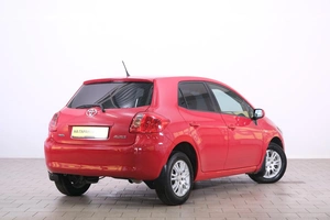 Хетчбэк Toyota Auris 2007 года, 719000 рублей, Омск