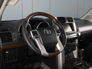 Внедорожник Toyota Land Cruiser Prado 2010 года, 2990000 рублей, Омск