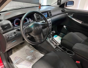 Хетчбэк Toyota Corolla 2006 года, 637000 рублей, Красноярск