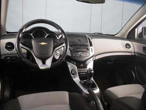 Седан Chevrolet Cruze 2013 года, 590000 рублей, Омск