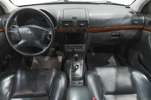 Седан Toyota Avensis 2006 года, 899000 рублей, Новокузнецк