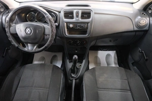 Седан Renault Logan 2016 года, 479000 рублей, Омск