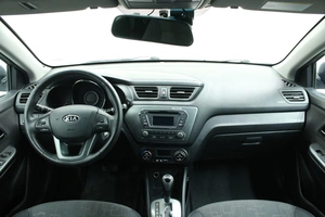 Седан Kia Rio 2012 года, 970000 рублей, Красноярск