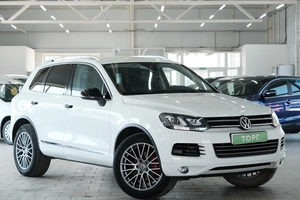 Внедорожник Volkswagen Touareg 2014 года, 2349000 рублей, Омск