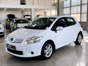 Хетчбэк Toyota Auris 2010 года, 887000 рублей, Солонцы