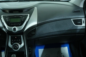 Седан Hyundai Elantra 2011 года, 1029000 рублей, Омск