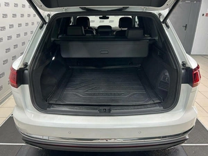 Внедорожник Volkswagen Touareg 2018 года, 3975000 рублей, Красноярск
