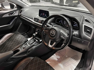 Седан Mazda Axela 2017 года, 1477000 рублей, Красноярск