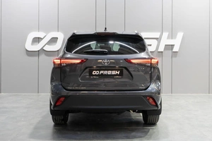 Внедорожник Toyota Highlander 2022 года, 7480000 рублей, Тюмень