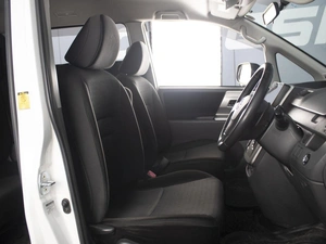 Минивэн Toyota Voxy 2010 года, 1310000 рублей, Омск